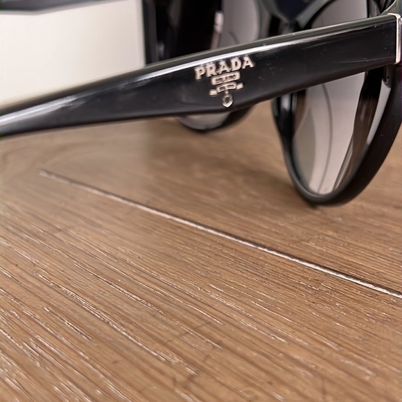 Authentic Prada SPR 23O black silver signature cat eye sunglasses w/ box 56/20 - Picture 2 of 14